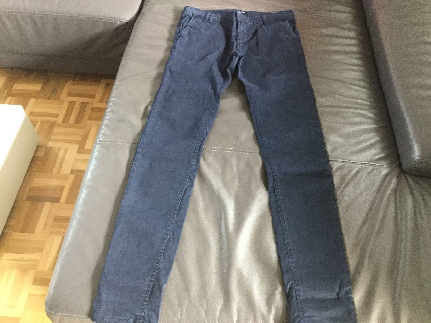 Hosen: schöne Chinos Aston Martin – Gebraucht aus Horw von Benny017