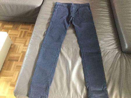 schöne Chinos Aston Martin