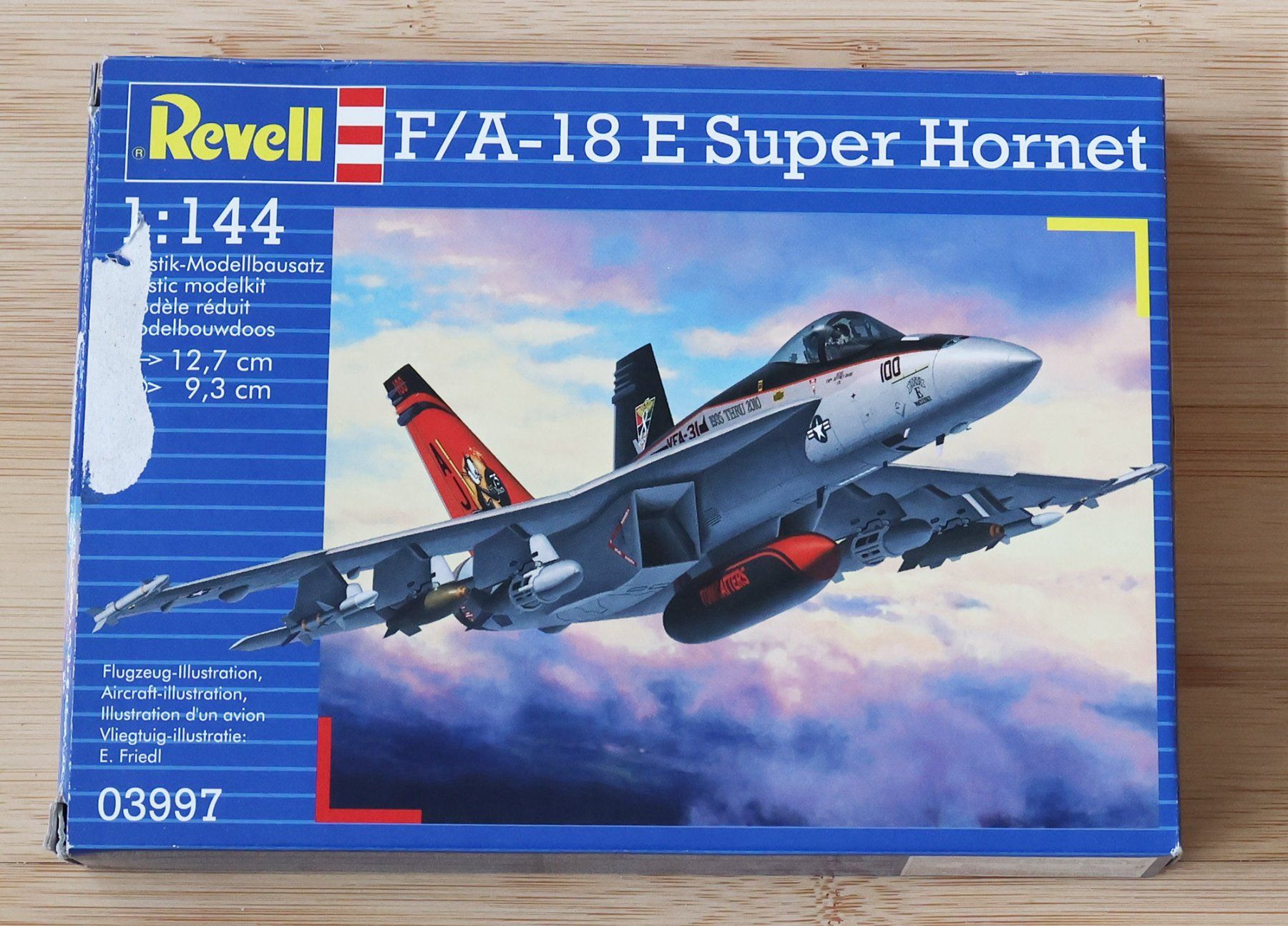 Revell Kit di modellismo & Modellini statici: F/A-18 E Super Hornet- Revell 1/144 – Nuovo (secondo la descrizione) da Frick venduto da Kasa66