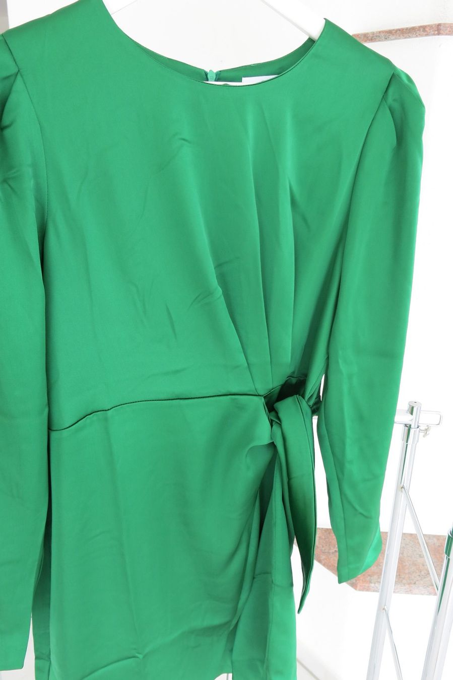 La Redoute Vestiti: Edles, grünes Satinkleid – Nuovo (secondo la descrizione) da Lachen SZ venduto da artbyblondangel 6