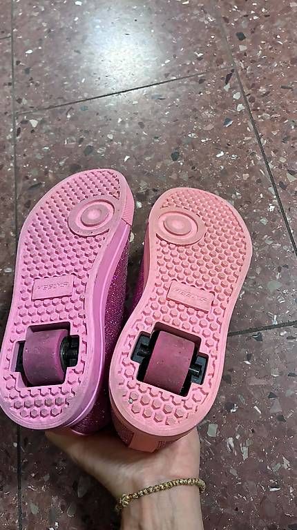 Pattini in linea & Pattini a rotelle: Heelys Rollschuhe 33 – Usato da Horgen venduto da ett_t5rh 1