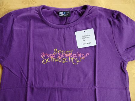 NEUES T'shirt lila "Grossi Schwöschter" Gr. 152 - 260707