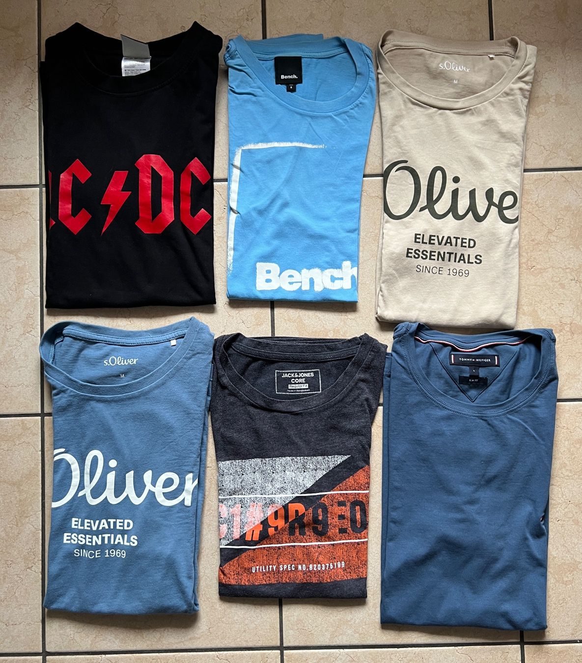 T-Shirts: 12 T-Shirts Grösse M – Gebraucht aus Brunnen von Bonitoman