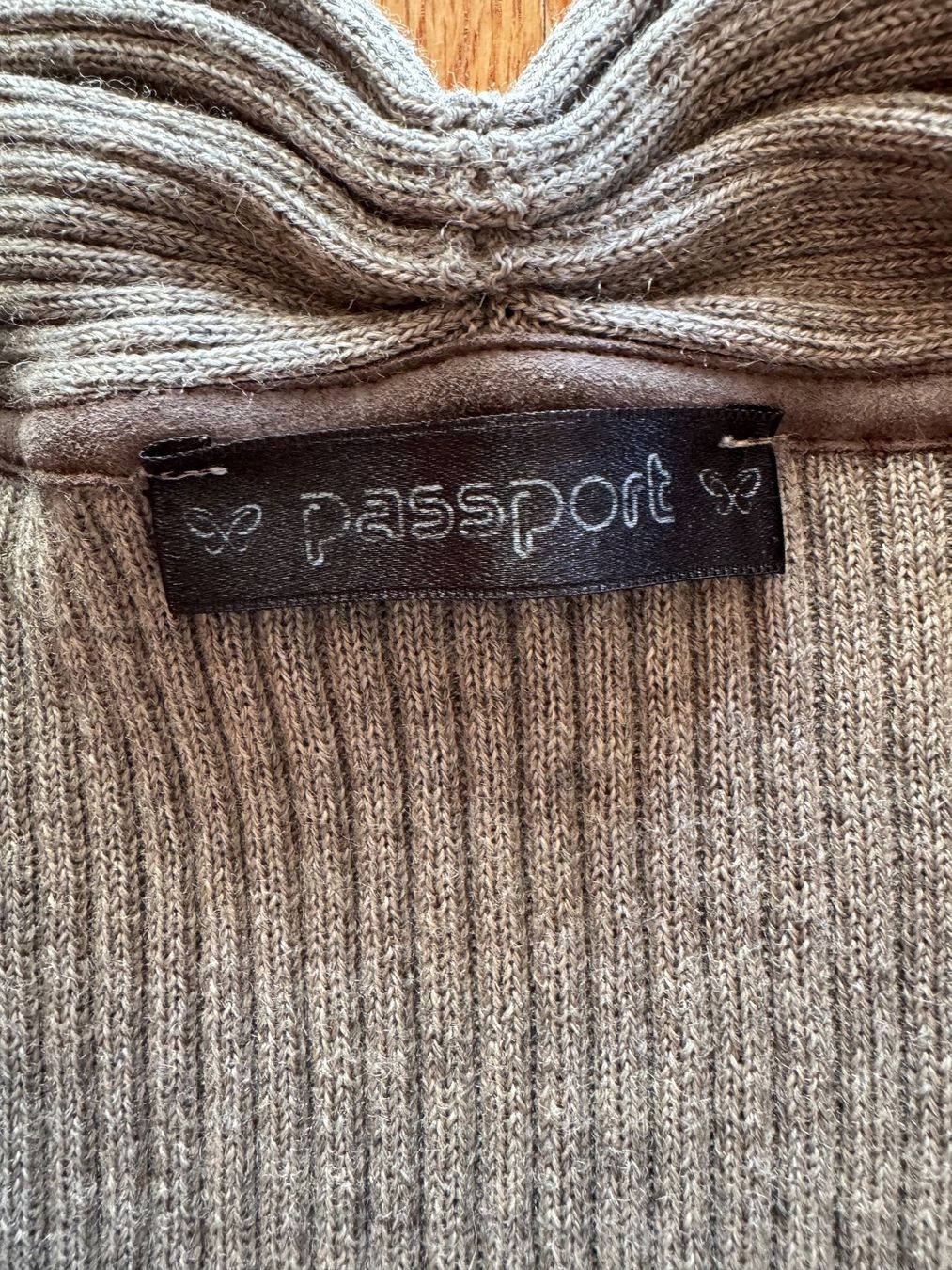 Jacken: Feine Strickjacke Passport, Gr. M – Gebraucht aus Oberrohrdorf von maggys15 1