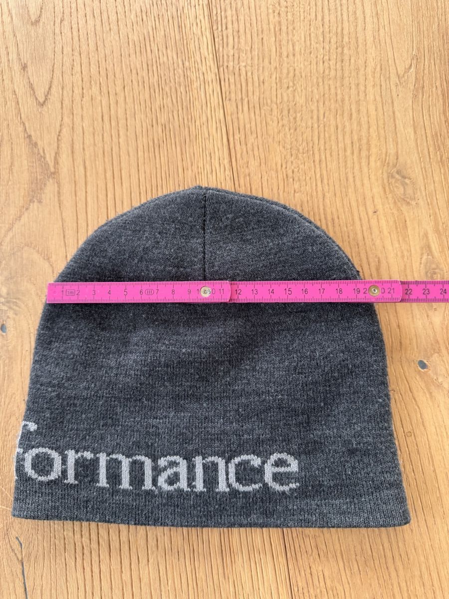Peak Performance Copricapi, berretti & cappellini: Peak Performance Herren Strickmütze in grau OneSize – Usato da Altendorf venduto da PiaLang 5