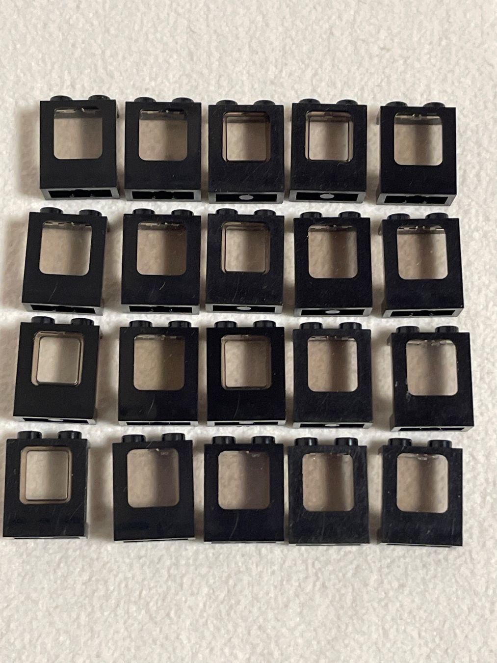 Lego Giocattoli: LEGO - 20 kleine schwarze Fenster – Usato da Gelterkinden venduto da cobra0110