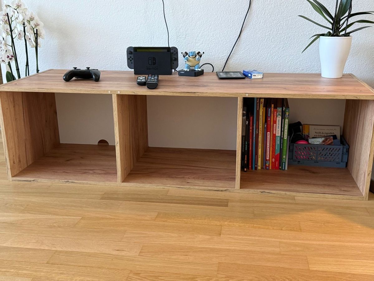 Commodes: Möbel / Sideboard Holzoptik mit 3 Fächern – D'occasion à Wettingen par Musterboxen