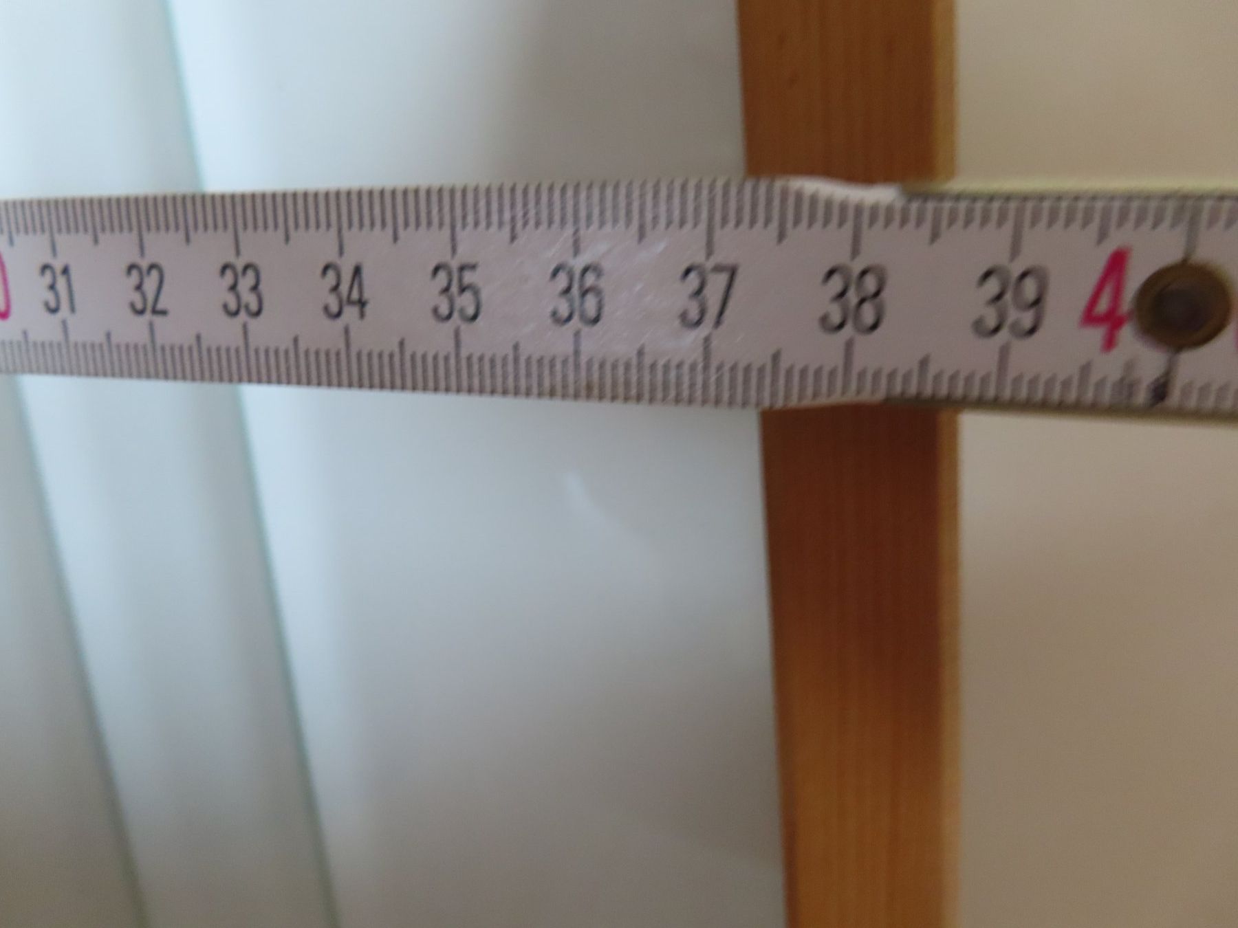 Vitrinen: Kleine Vitrine mit 4 Tablar Einschübe Gebraucht, mit 2 Tabl. – Gebraucht aus Egerkingen von 190-48Turbostar 7