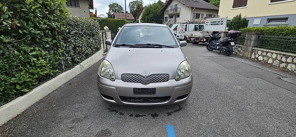 Autos: Toyota yaris – D'occasion à Onex par qsa_tlm8