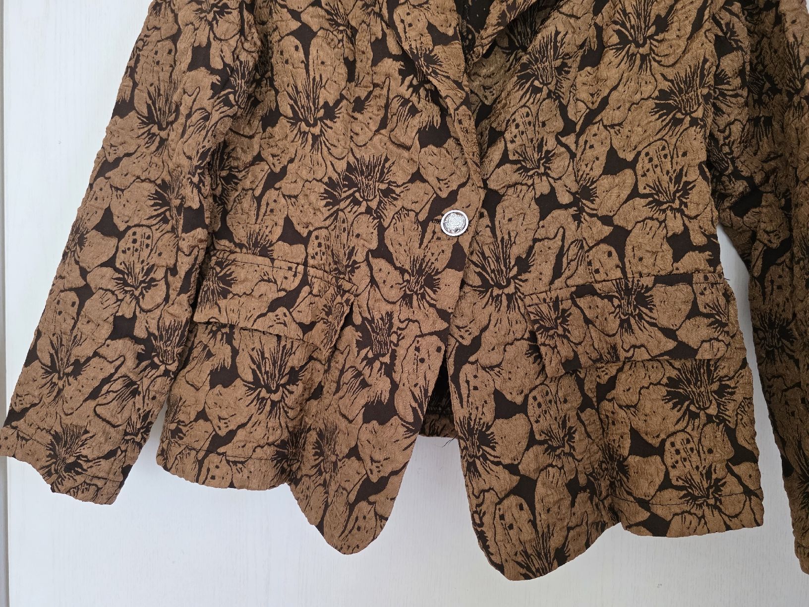 Giacche: Braun-goldener Blazer mit Blumenprint, Gr. M – Nuovo (secondo la descrizione) da Suhr venduto da andreas_2008 2