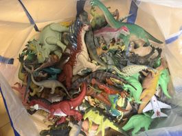 Grosses Dinosaurier-Set mit ca. 35-40 Figuren und grossen Mo