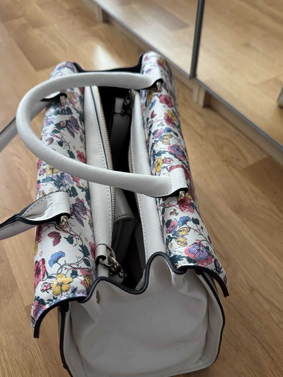 Borse da donna: Frühlingshafte Handtasche mit Blumenmuster, neuwertig – Usato da Aarau venduto da sug_b6fr 1