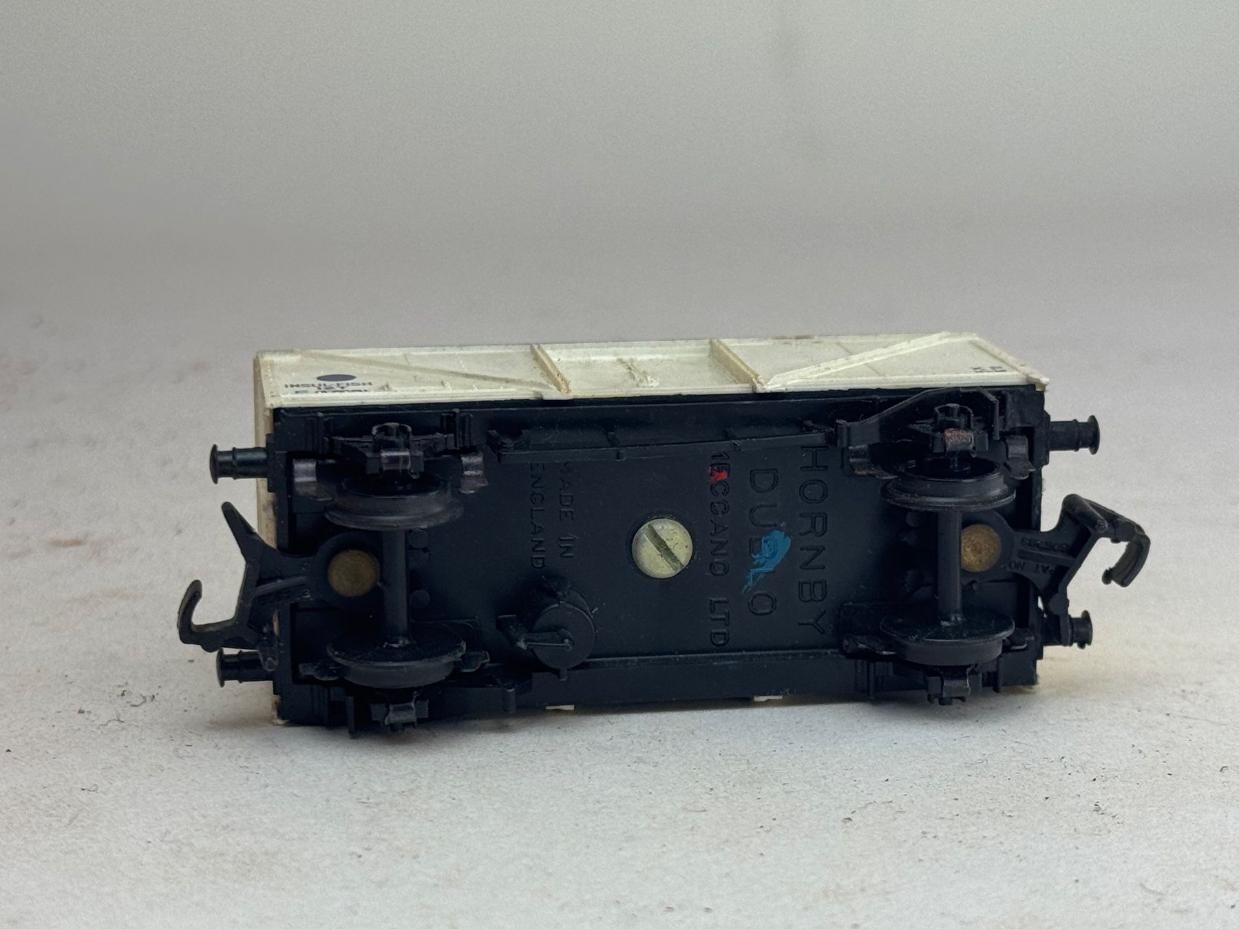 Hornby Modellini di ferrovie: VE1- Hornby gedeckter Wagon weiss – Usato da Elm venduto da Wikmtz 2