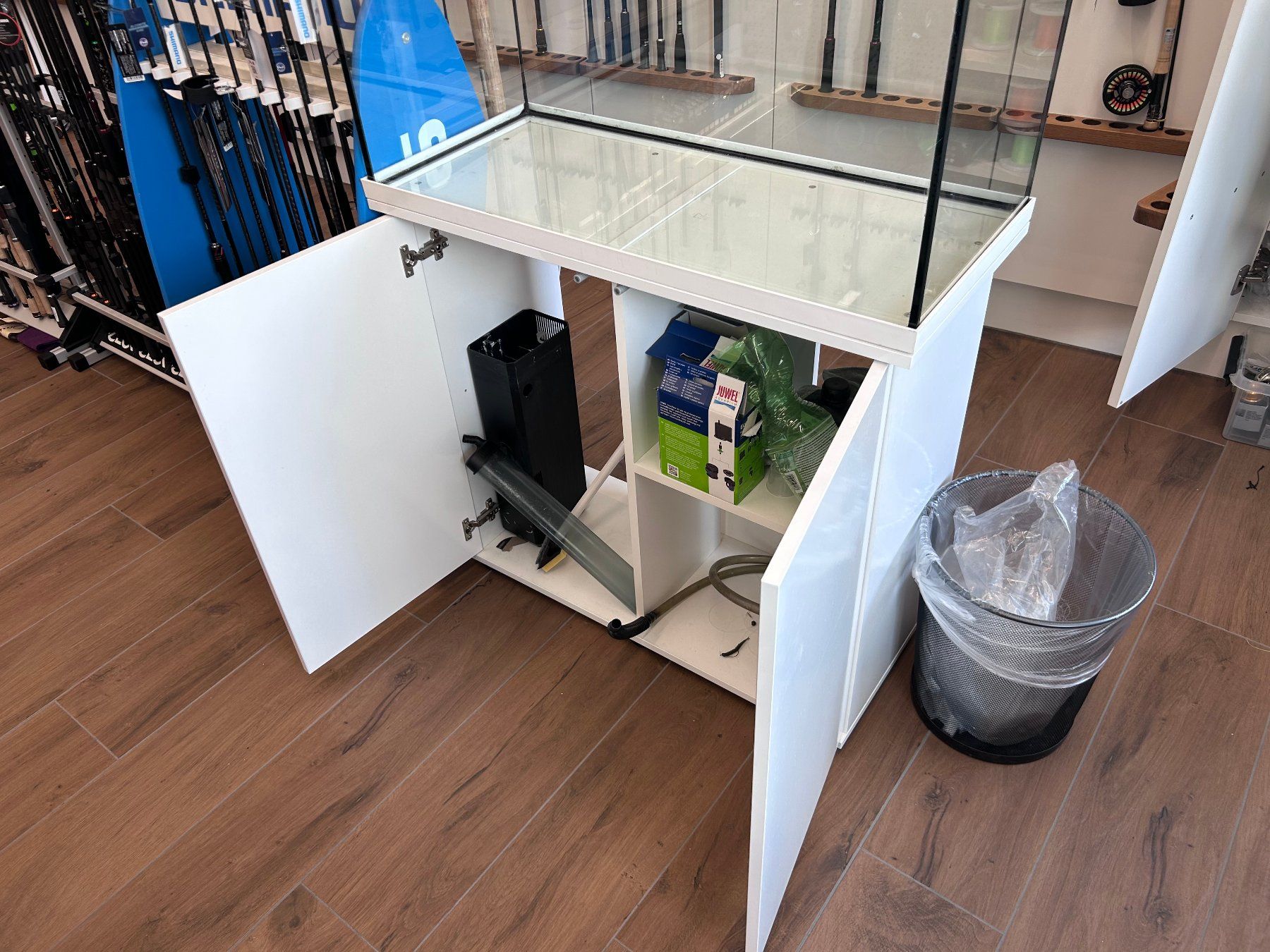 Acquari: JUWEL Aquarium inkl. Unterschrank – Usato da Sursee venduto da inf_g78c 3