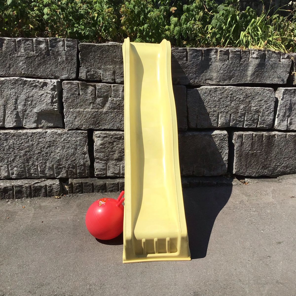Toboggan: Rutschbahn inkl. Hüpfball – D'occasion à Siebnen par uss 1