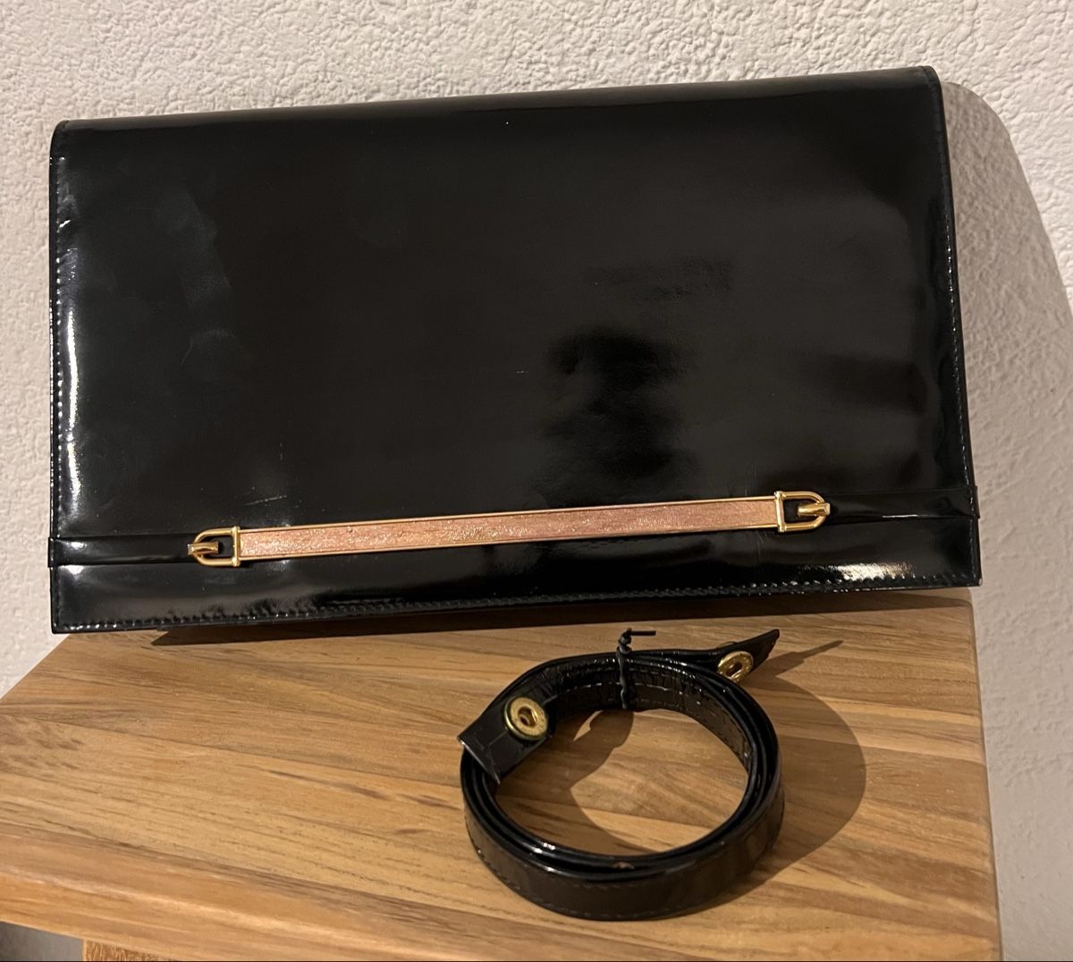 Taschen für Damen: Pochette noire brillante, vintage – Gebraucht aus St-Pierre-Clages von ste_xk6p 1