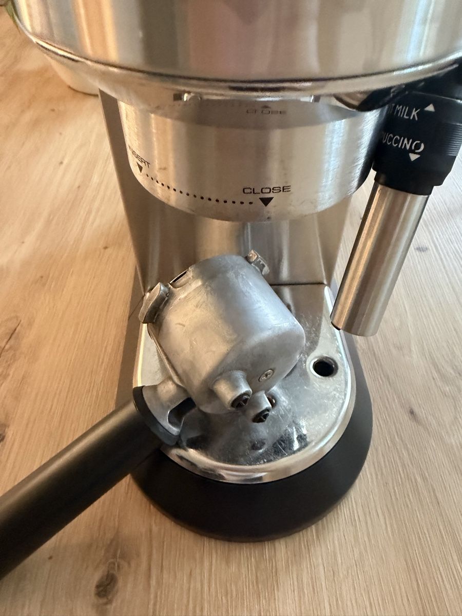 De'Longhi Machines à café & Machines à expresso: Delonghi Kaffe Maschine  – D'occasion à St. Gallen par lar_8bzn 2