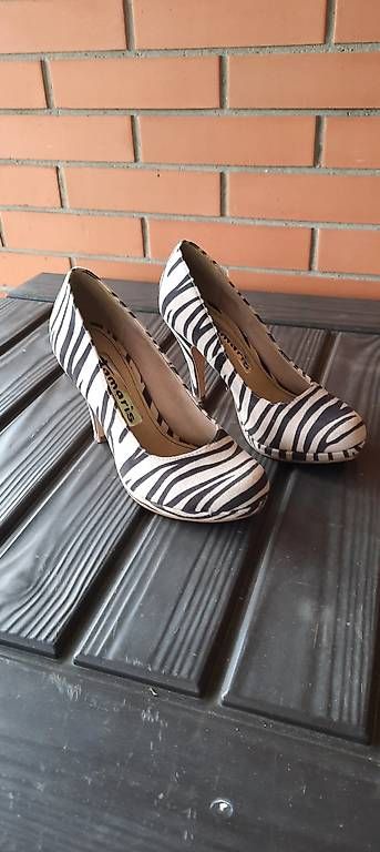 Scarpe da donna: High-Heels mit Animalprint Gr. 36 – Usato da Lostorf venduto da Mapasa5