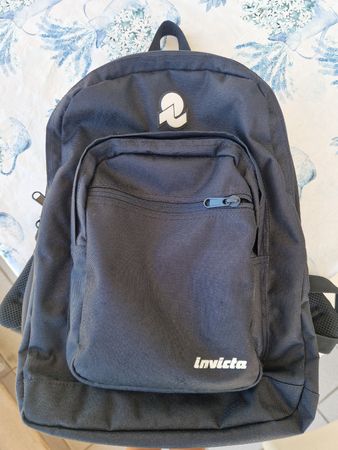 Zaino Invicta nero unisex usato