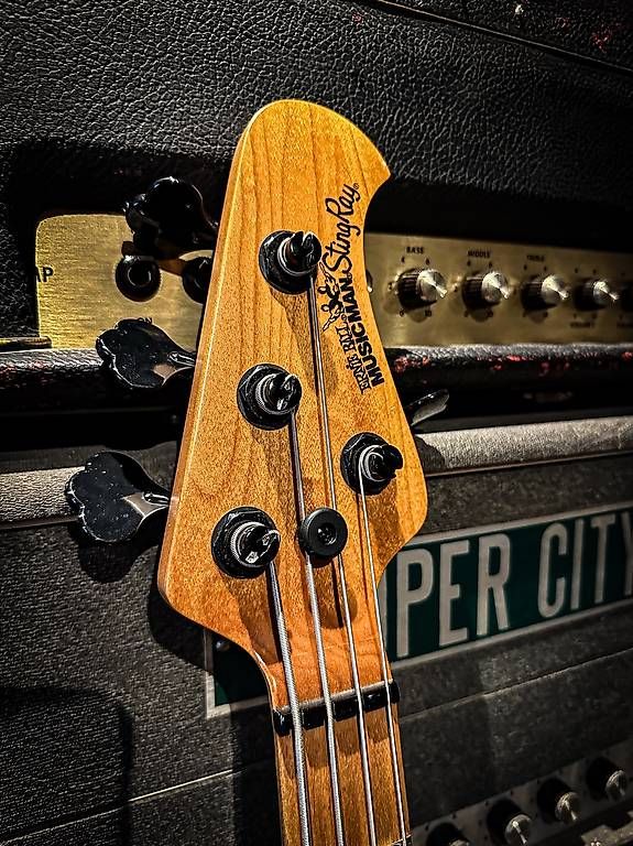 Music Man Strumenti musicali: Musicman Stingray Special Black H – Usato da Montreux venduto da Alligator-AMPS 4