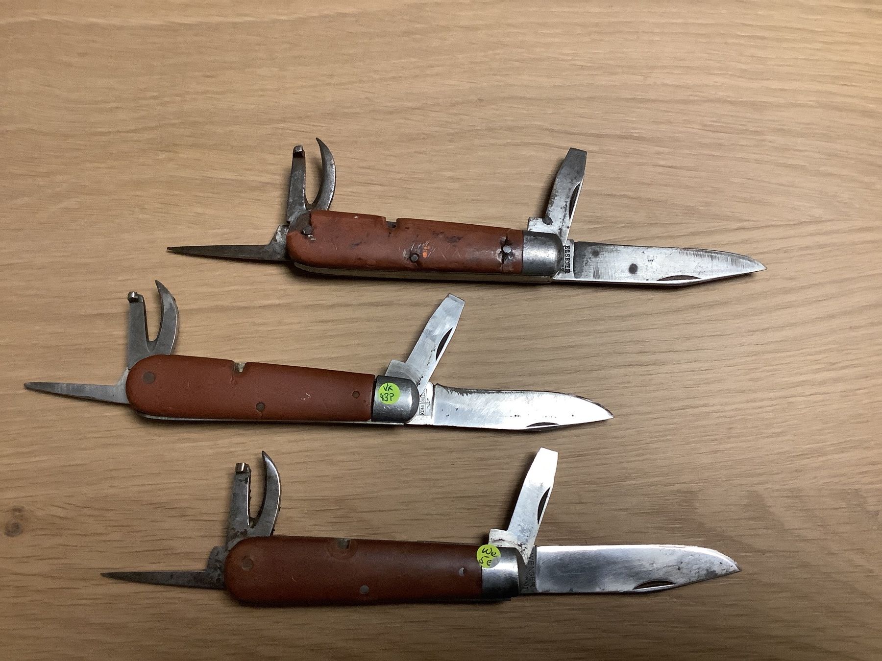 Schweizer Armee Coltelli tascabile: 3 Soldatenmesser – Usato da Holzhäusern ZG venduto da tho_8my6 1