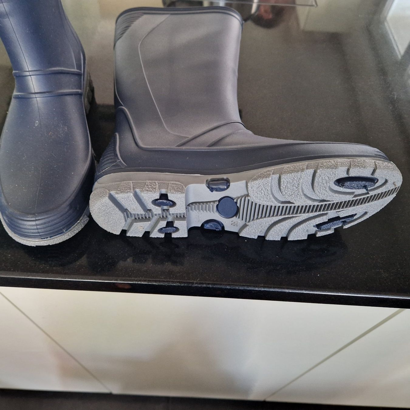 Scarpe per ragazzi: Atrium Gummi-Stiefel, Gr. 36 – Nuovo (secondo la descrizione) da Gränichen venduto da sunchi07 2