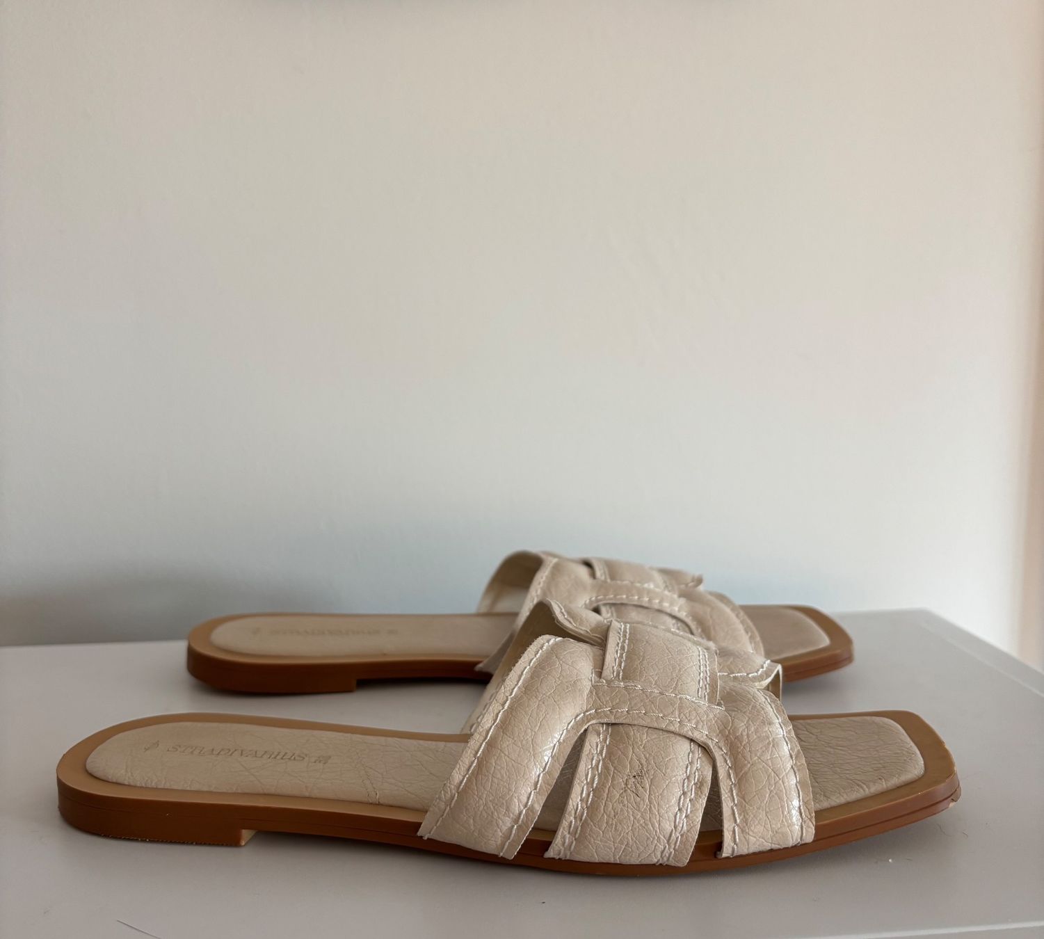 Stradivarius Scarpe da donna: Stradivarius Sandalen / Ecru /Grösse 38 – Usato da Winkel venduto da masrisa