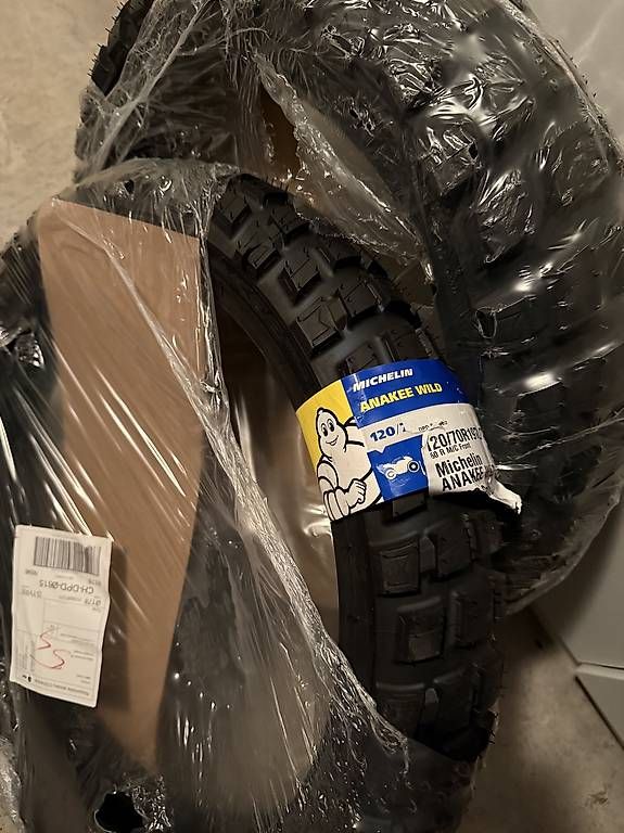 Pneumatici & Ruote complete: Motoradreifen – Usato da Gachnang venduto da Veselli 1
