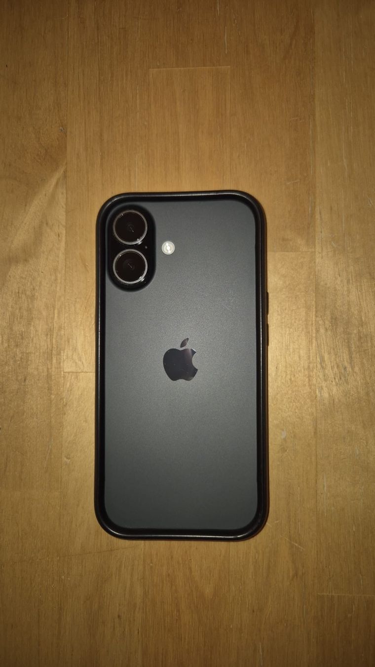 Apple Portables: Iphone 17 - 256GB – D'occasion à Zürich par Mischatap 4