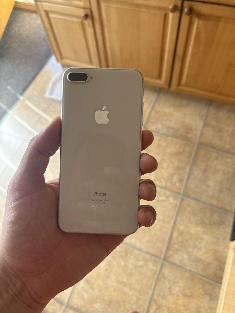 Apple Telefoni cellulari / Smartphones: 📱 iPhone 8 Plus 64 GB – Usato da Gossau Zh venduto da sirpaede 1