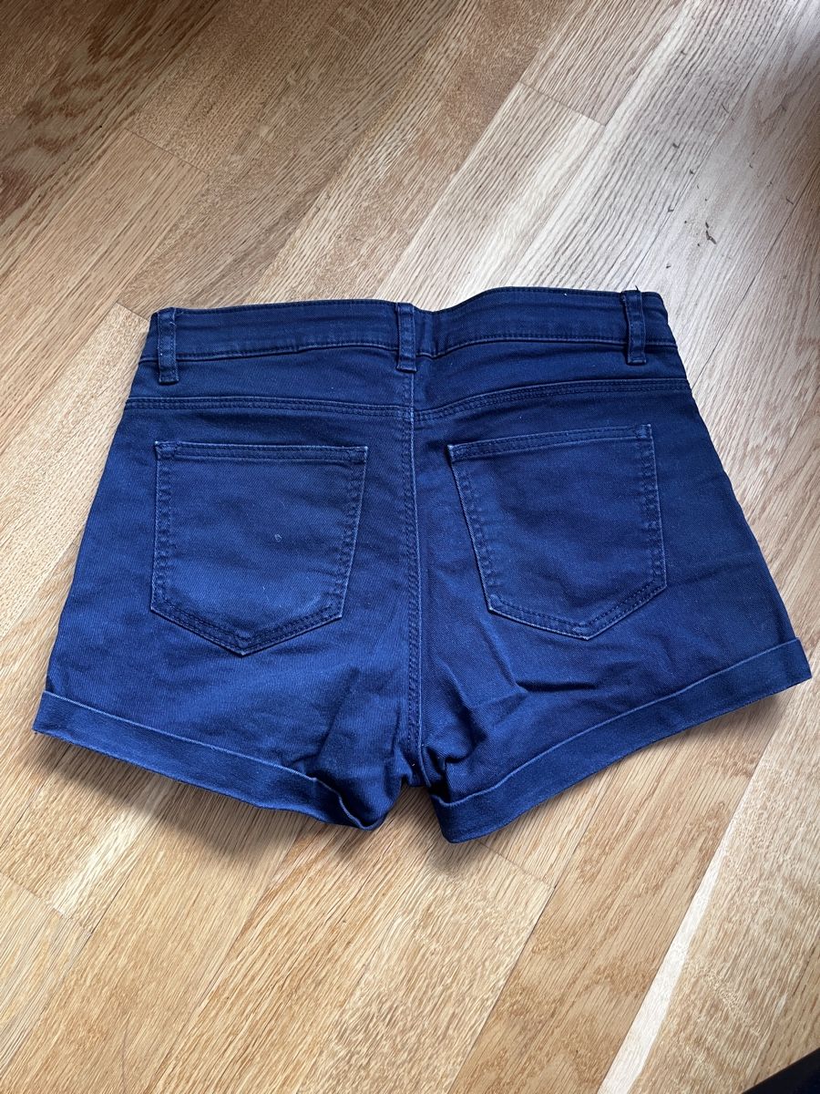 H&M Pantaloni: Shorts gr. 32 – Usato da Zürich venduto da a.b.2025 1