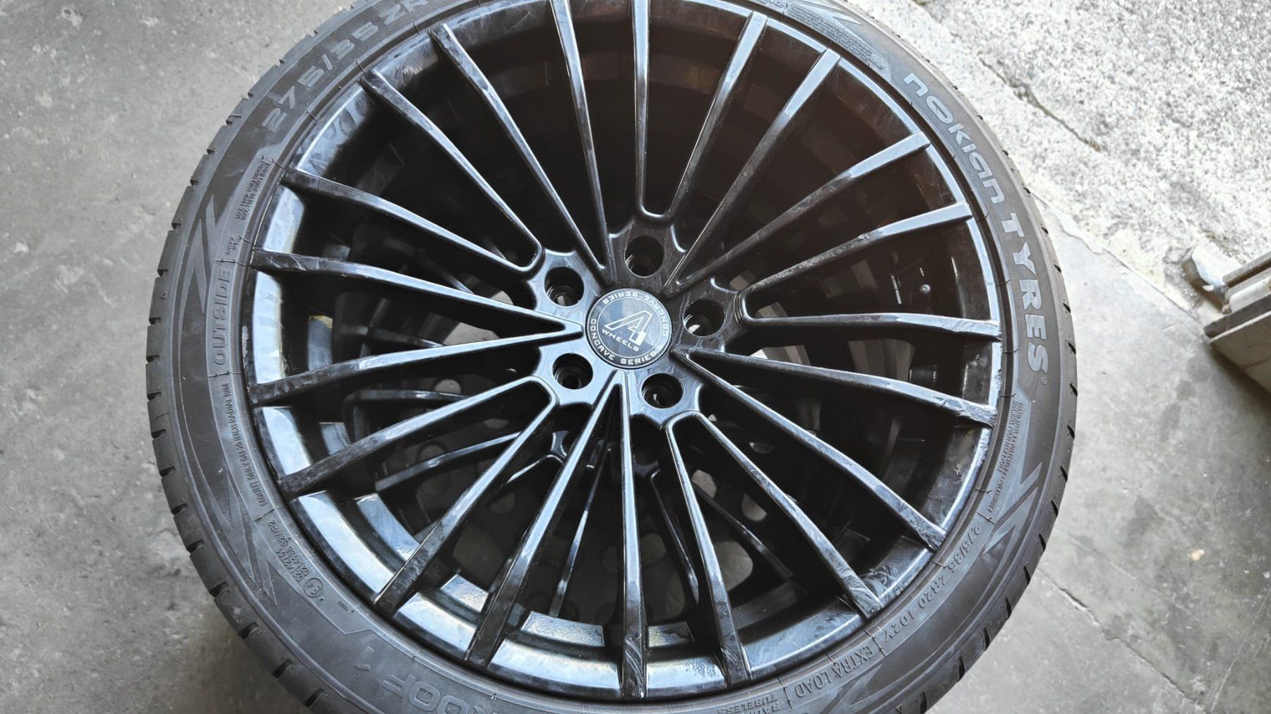 Pneus & Roues: VW Multivan T6 Sommerräder – D'occasion à Lyssach par garagegautschi06