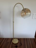 Elegante Bogen-Stehlampe mit Glaskugel - Koyoto Stil