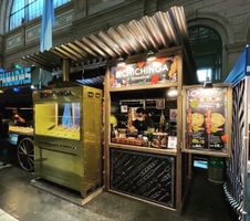 Massgefertigte Holzhütte, ideal für Foodfestivals usw.