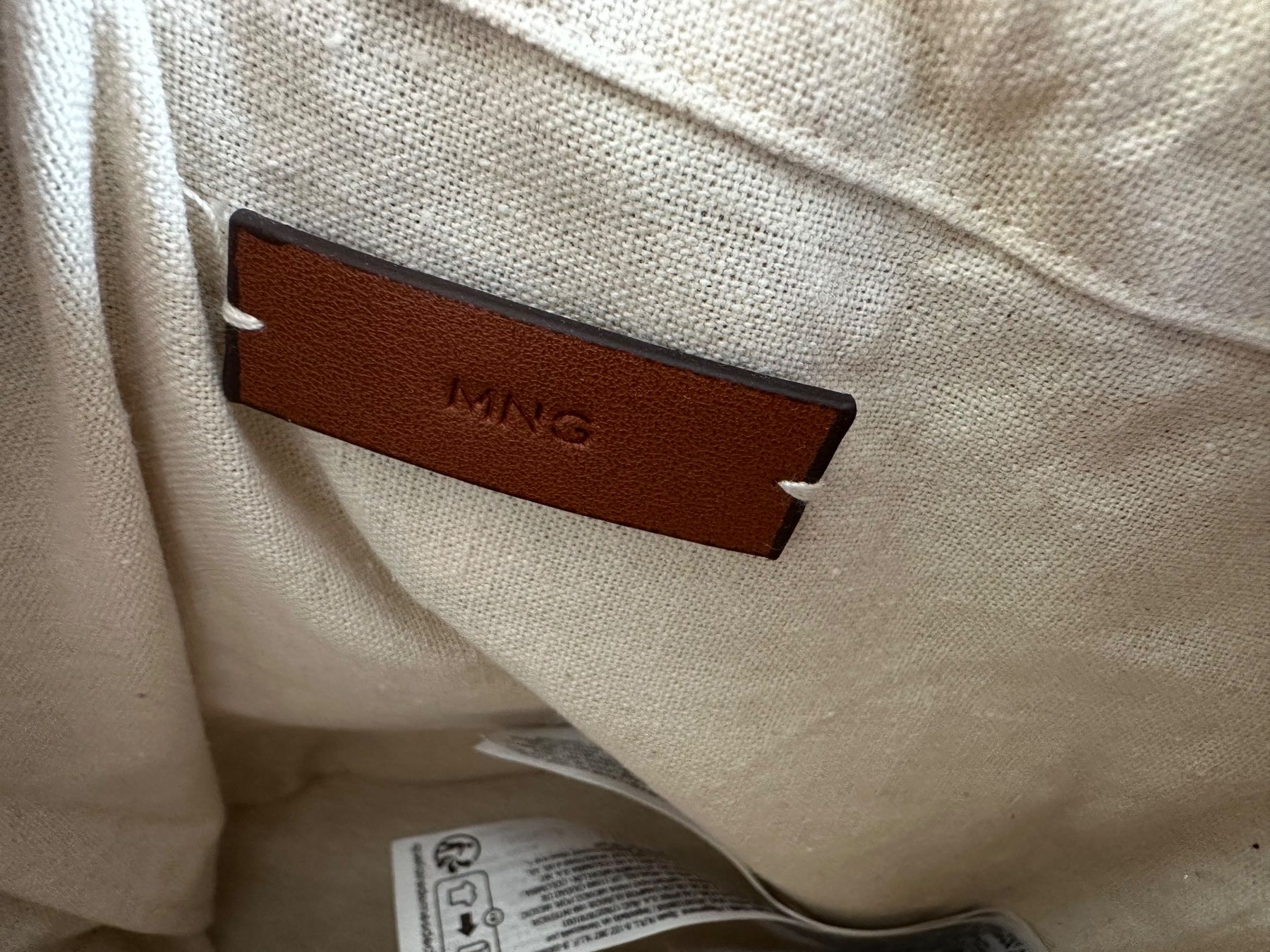 Mango Sacs femmes: Sommertasche / kleine Strohtasche von MANGO – Neuf (Voir description) à Haldenstein par enie123 3