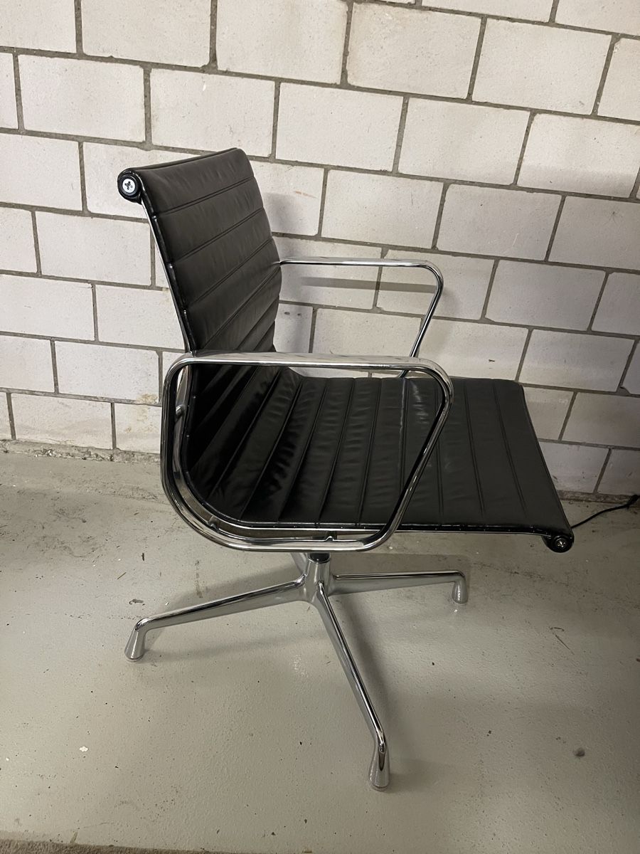 Vitra Stühle: Vitra EA 108 – Gebraucht aus Uetikon am See von tex-52 4