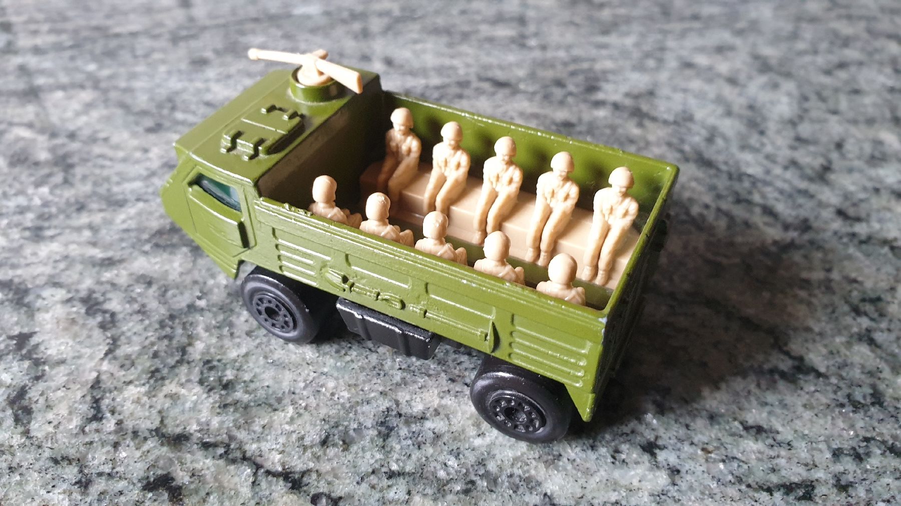 Matchbox Modellini d'auto: MATCHBOX LESNEY 1976 ARMEE PERSONEN-TRANSPORTER – Nuovo (secondo la descrizione) da Wengi b. Büren venduto da Ot1000 1