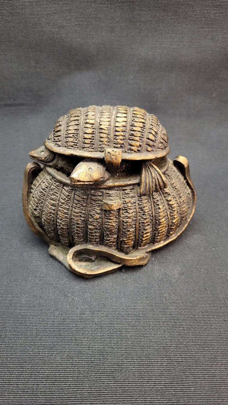 Statuette: Korb mit Fischen Bronze – Usato da Basel venduto da spinne02 2
