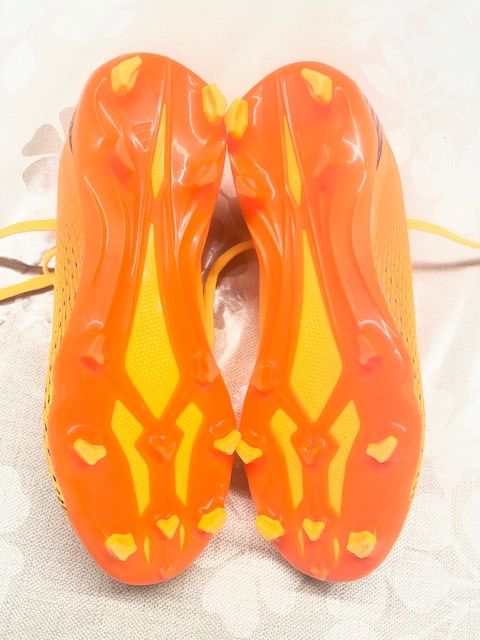 Adidas Schuhe für Jungen: Adidas Kinder Fussballschuhe – Gebraucht aus Areuse von gho_z7qh 1