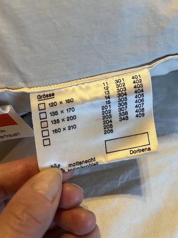 Coperte: 2 Daunenduvet und Kissen – Usato da Horgen venduto da fab_8vh7 2
