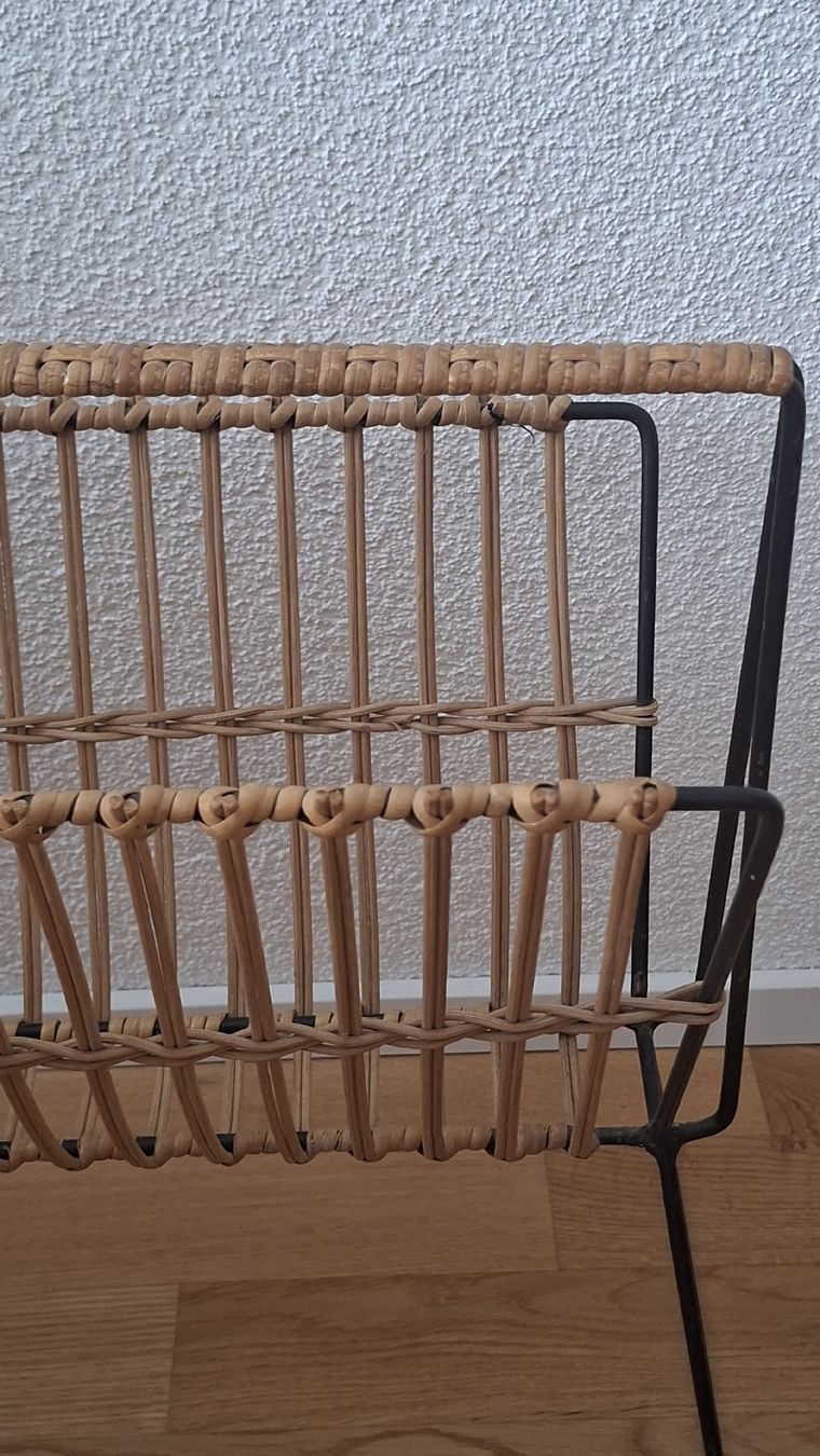 Altro per la casa: Zeitungsständer im Stil von String, 60er Jahre – Usato da Basel venduto da Lovintage 2