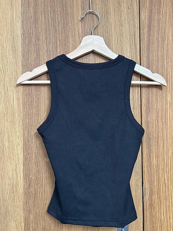 Shein Top: schwarzes Trägershirt – Usato da Gais venduto da T_iziana 1