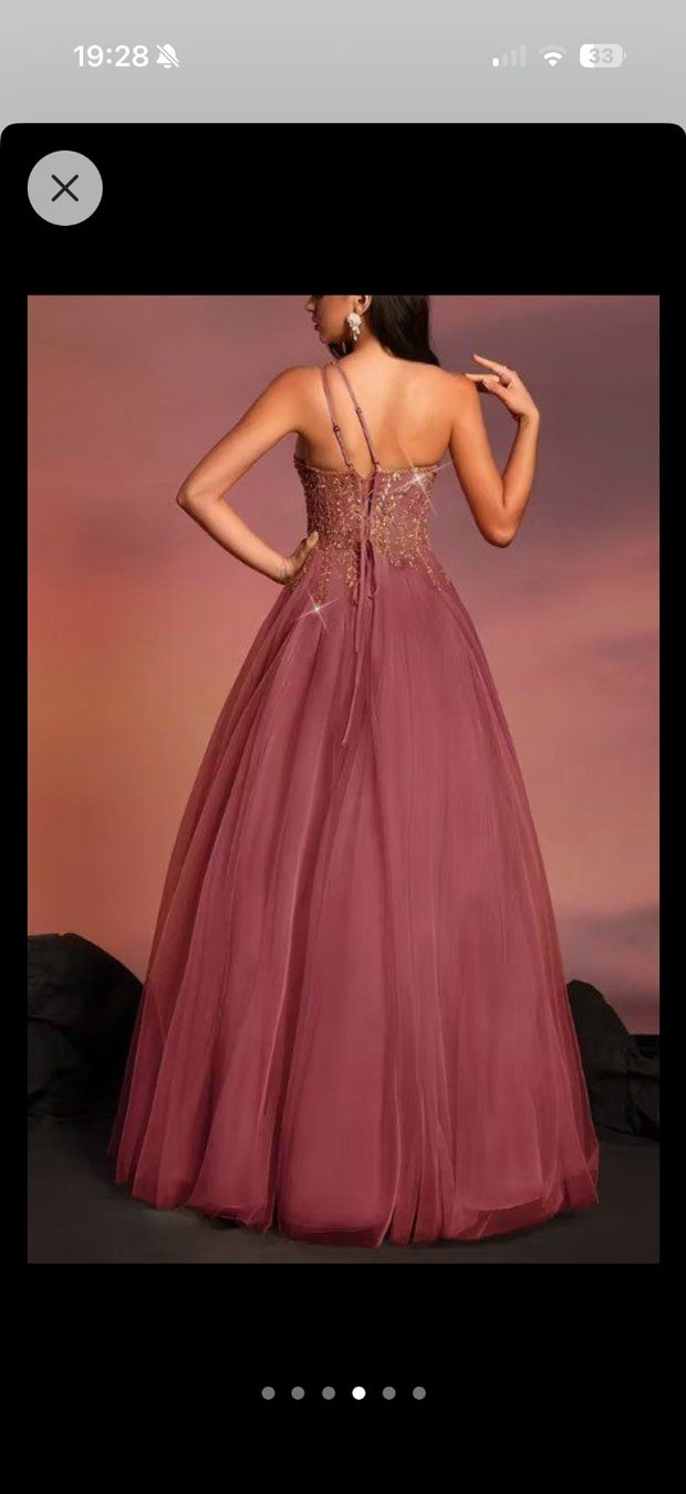 Robes: Langes Abendkleid für Damen – Neuf avec emballage d'origine à Zumikon par naiischoen 7