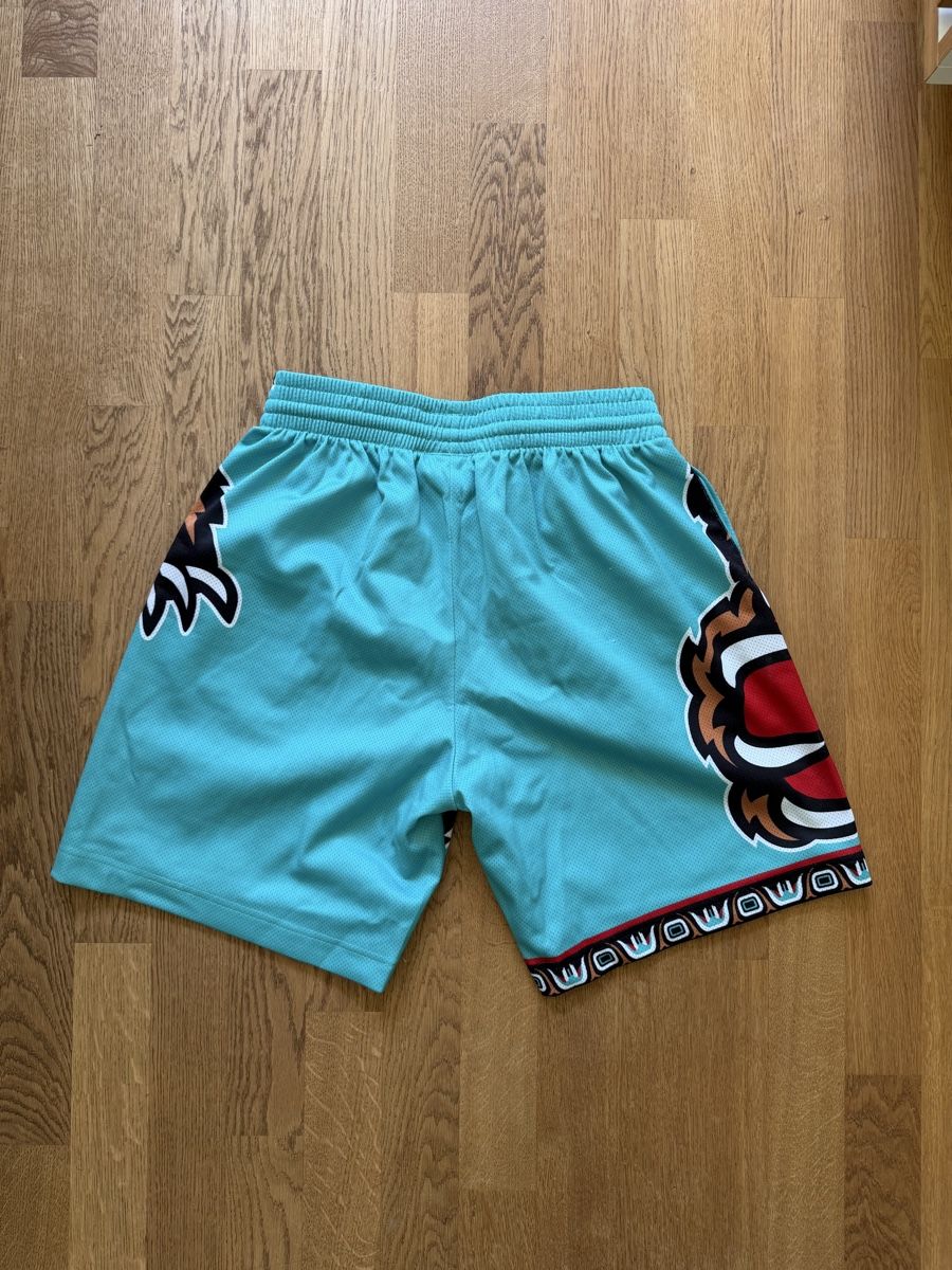 Pantaloni: Mitchell & Ness Shorts Hardwood Classics Vancouver Grizzlies – Usato da Bassersdorf venduto da Joe_56lh 1
