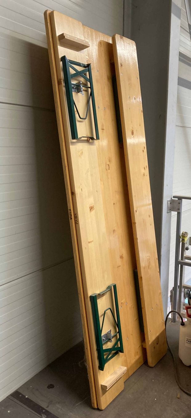 Set di tavolo e panche: Festbank Holz – Usato da Stein am Rhein venduto da fab_gsy9 1