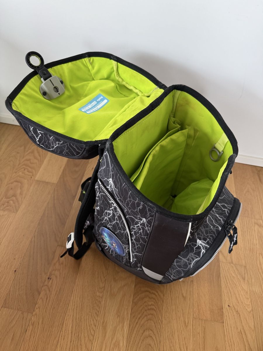 Ergobag Kindertaschen: Ergobag cubo Schulrucksack-Set Super ReflektBär – Gebraucht aus Zürich von wtpooh 1