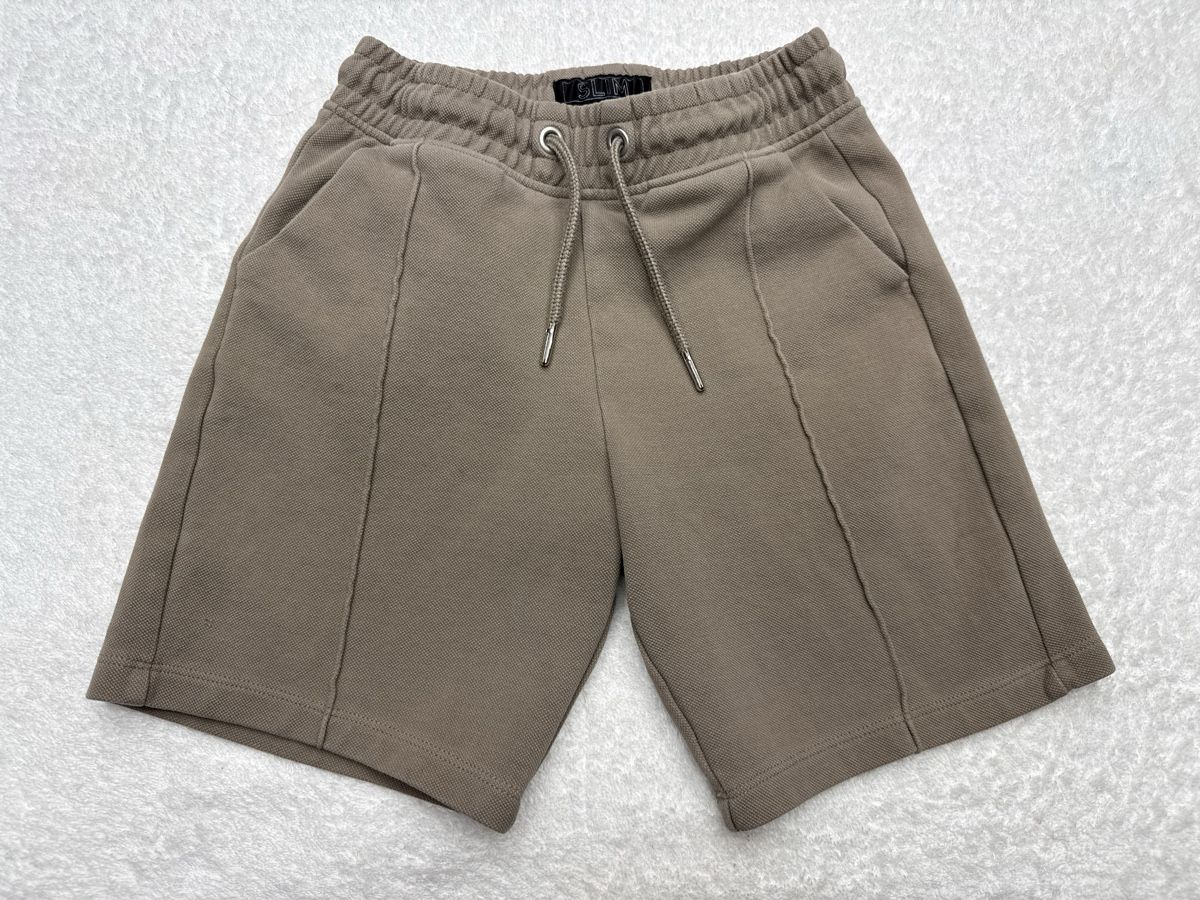 Pantaloni: Shorts enfant beige taille 8ans  – Usato da Chenens venduto da anasantos90
