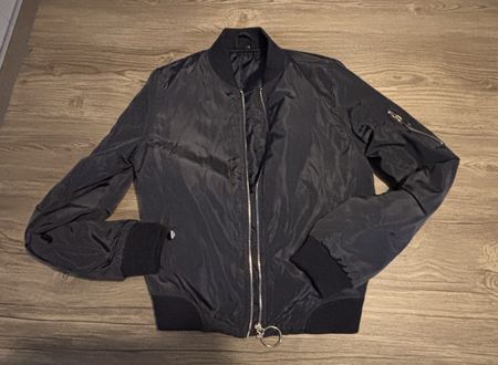 Bomber 