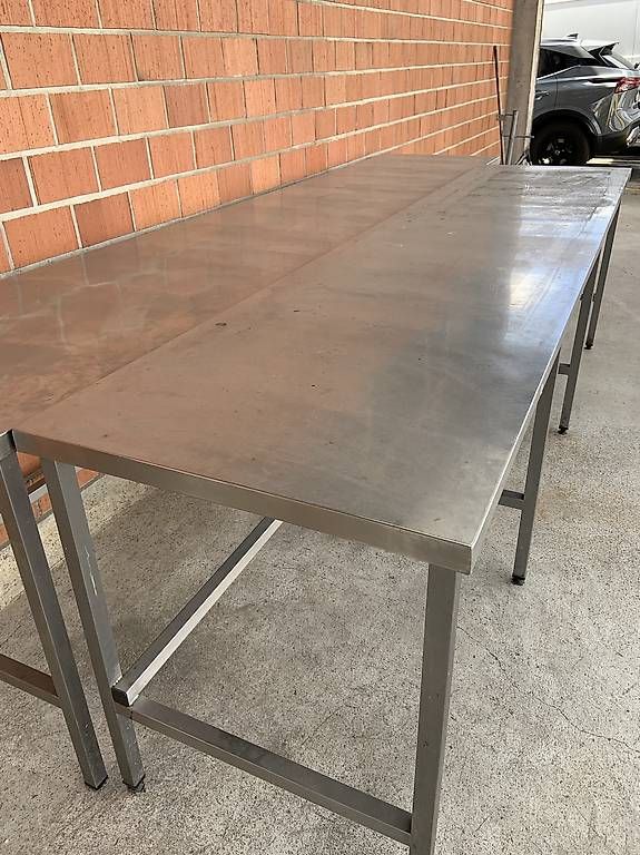 Tavoli: Robuster Chromstahl-Arbeitstisch Gastro – Usato da Burgdorf venduto da dkwhummel 2