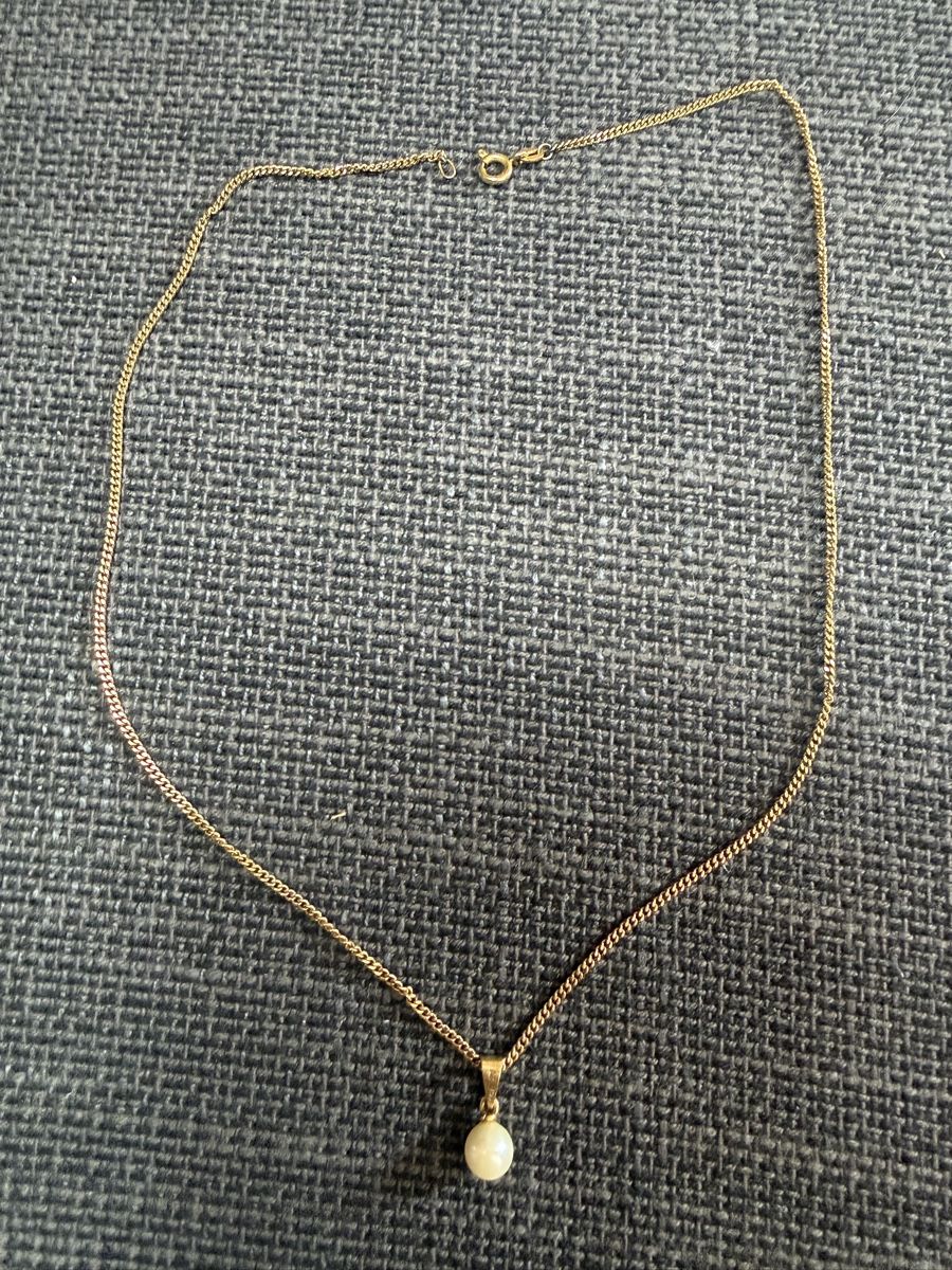 Colliers: Collier en or 750 avec pendentif perle – D'occasion à Courroux par Yiedot
